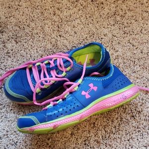 Under armour girls size 4.5 women's